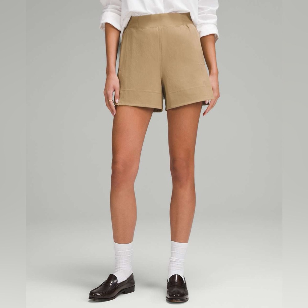 lululemon athletica Women's Khaki/Tan High-Rise Shorts